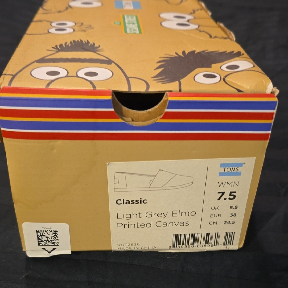 TOMS Kids Sneakers with Elmo Print in Light Grey